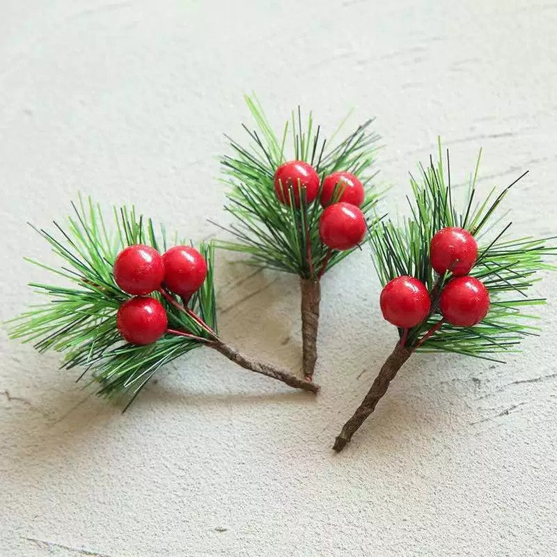 Christmas Pine Needle Pine Cone Christmas Gift Decoration Christmas Eve Gift Box Packaging Simulated Pine Cone DIY Garland Bouquet