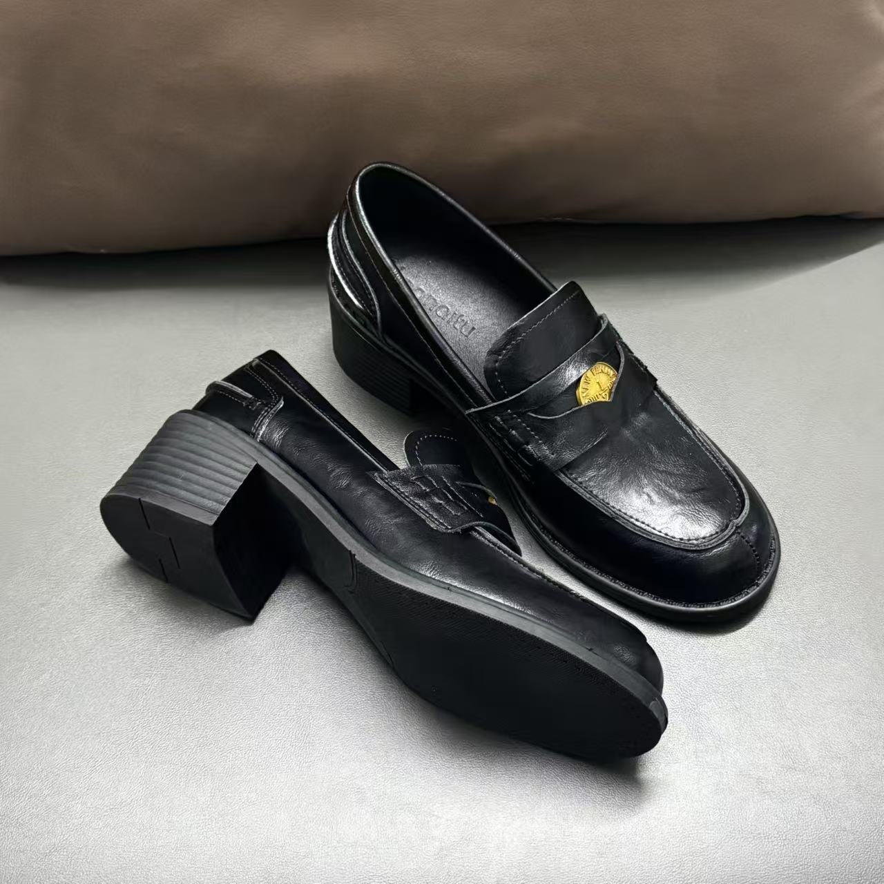 Horse leather version ~ leather gold coin loafers women's British style versatile retro foot small low heel JK small leather shoes single shoes