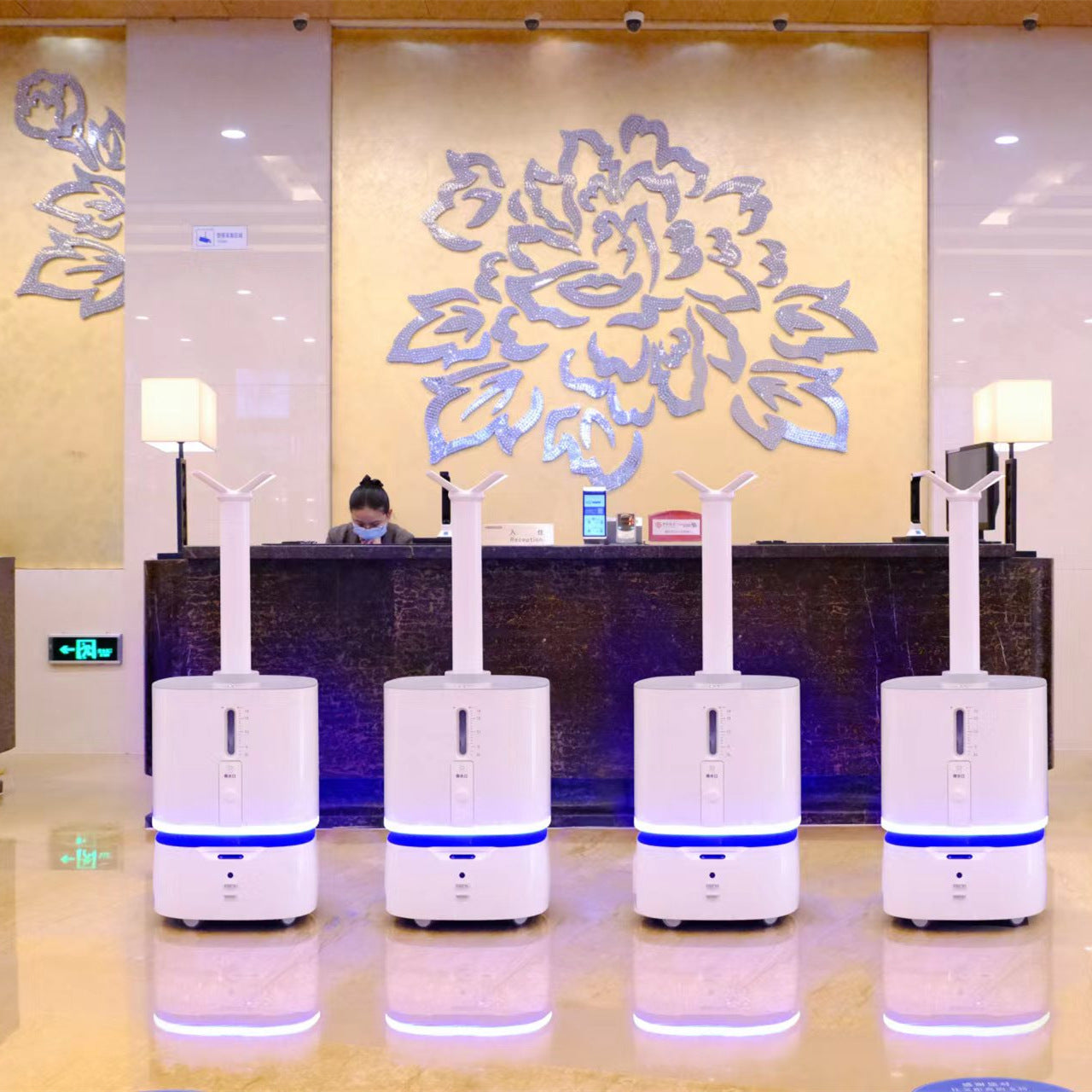 Lobid XE sprays hospitals, hotels, shopping malls, office buildings, government exhibition halls, autonomous patrols, spray disinfection robots