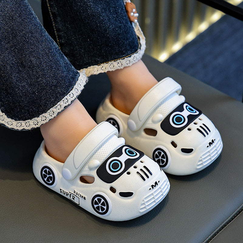 Children's slippers summer cartoon boys and girls non-slip soft soles indoor and outdoor car babies baotou hole cool slippers
