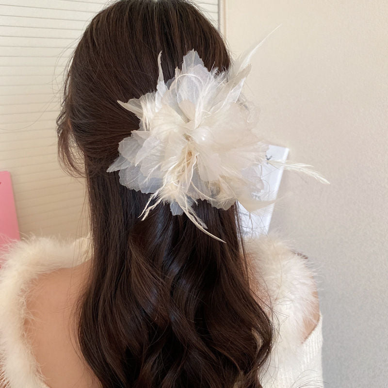 Ostrich feather grip clip, pure desire wind, hair on the back of the head, hair volume, super fairy ins, high-end hair ornaments, feather hair accessories