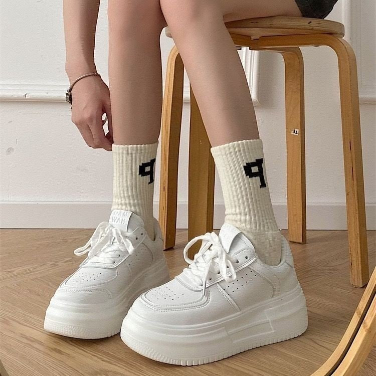 2025 new women's white shoes, women's ins trend, summer breathable and versatile women's shoes, niche athleisure board shoes
