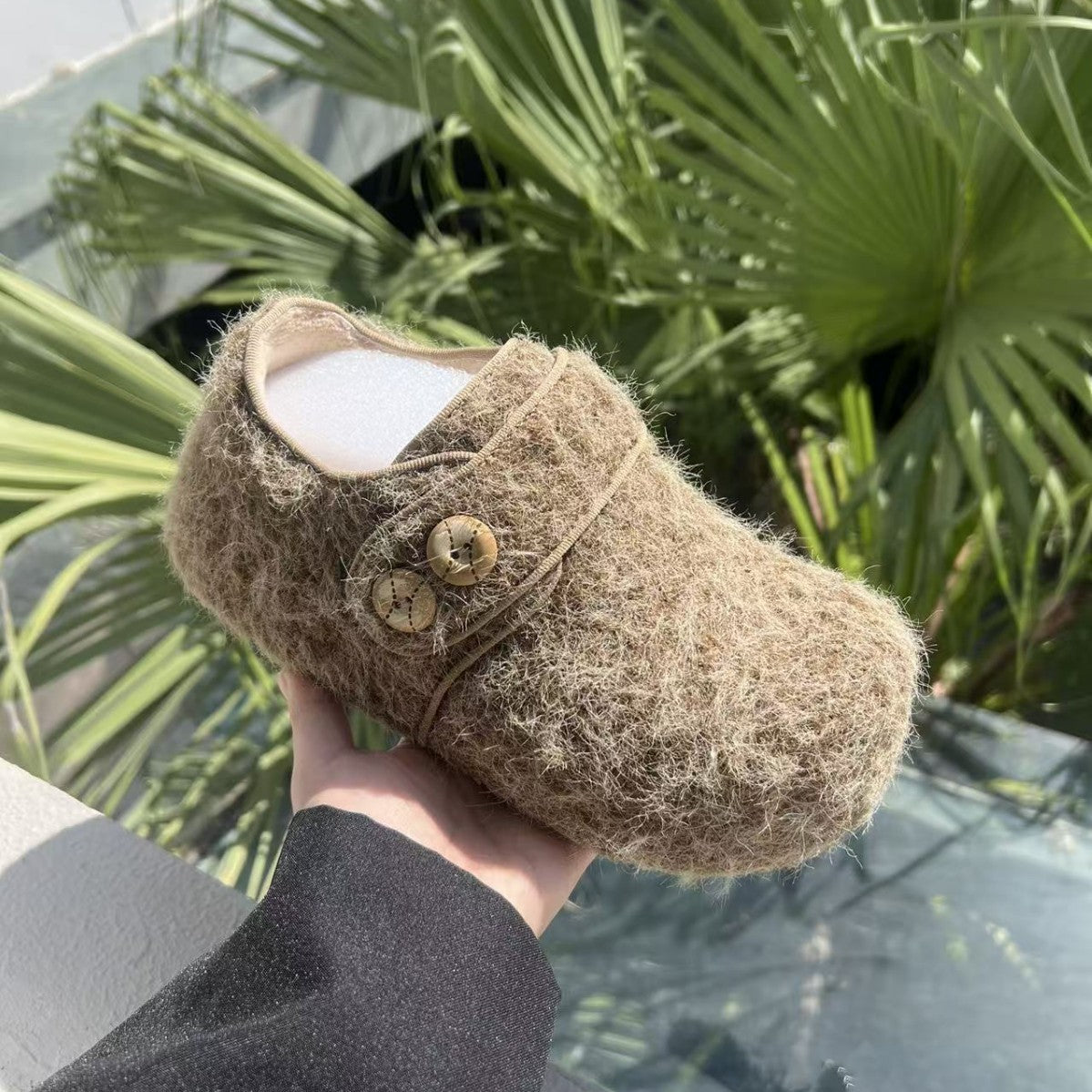 mollykiki Korean version of the hairy girl wears fleece ins 2025 winter new Velcro warm Birkenstock shoes trend
