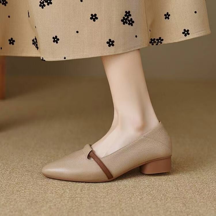 Single shoe women's new fall 2024 comfortable and versatile thick heel soft leather soft sole is not tiring to the feet, and the pointed low-heeled shoes are not tiring