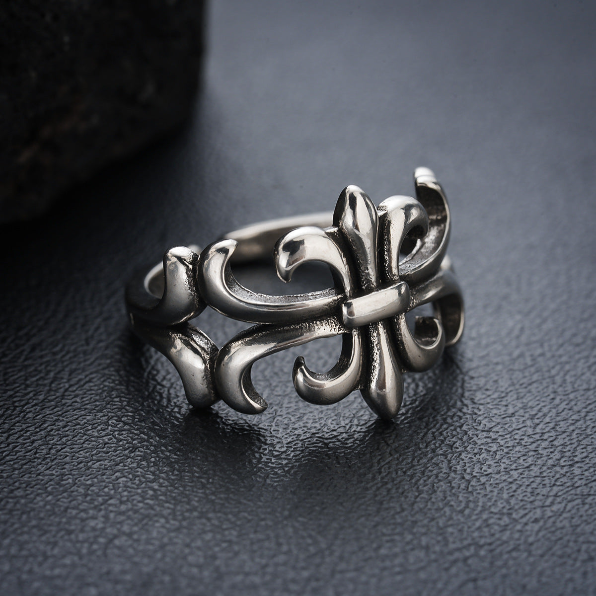 European and American distressed vintage cross rings, men's openings, adjustable and versatile rings, women's hip-hop design jewelry