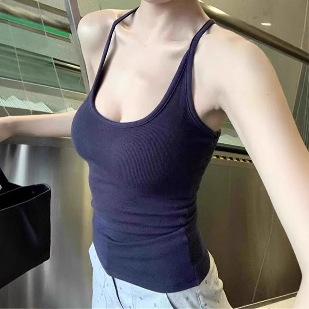The new halterneck covers the breasts, the chest pad, the camisole is worn by the women's summer outside, the bottom is slim and the waist is beautiful