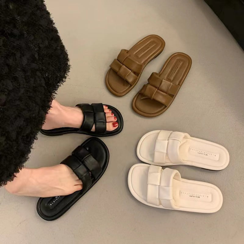2024 new flat flat slotted sandals for wearing a sense of luxury student soft-soled beach slippers women's summer wholesale