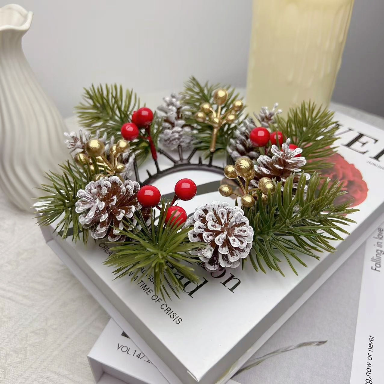 Cross-border new products Christmas candle scented candle holder berry flower ring table top home decoration simulated pine cone ornament