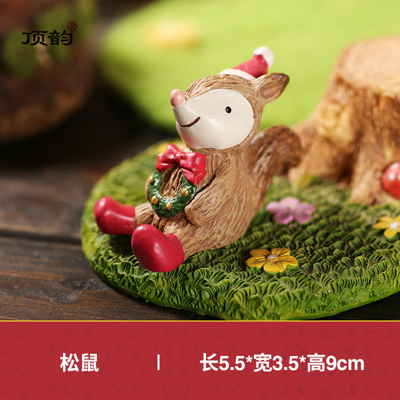 Christmas decorations, scene displays, shops, shopfronts, window ornaments, Christmas trees, tabletop ornaments, props