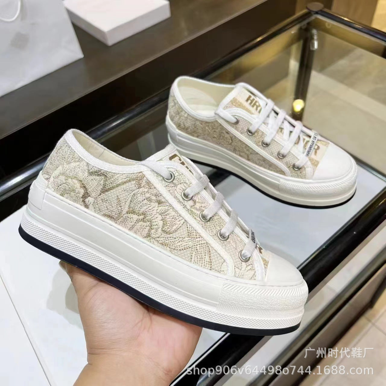 D home embroidery canvas shoes women's 2024 new Internet celebrity lace-up small white shoes thick-soled inner heightened casual sports board shoes