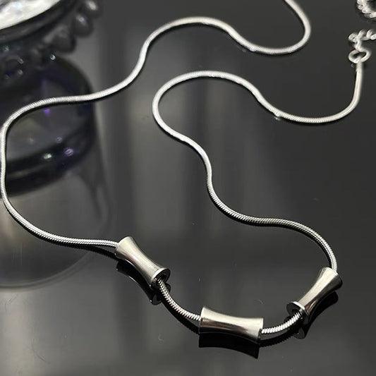 2026 new small waist pendant necklace, niche high-end love couple sweater chain, men's accessories, cold fashion accessories