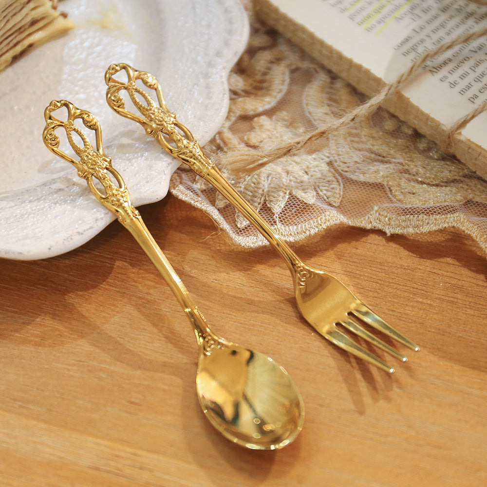 Royal Hollow Embossed Dessert Spoon Three-Tooth Fork Stirring Spoon Set European Style Carved Tableware Gift Vintage Spoon