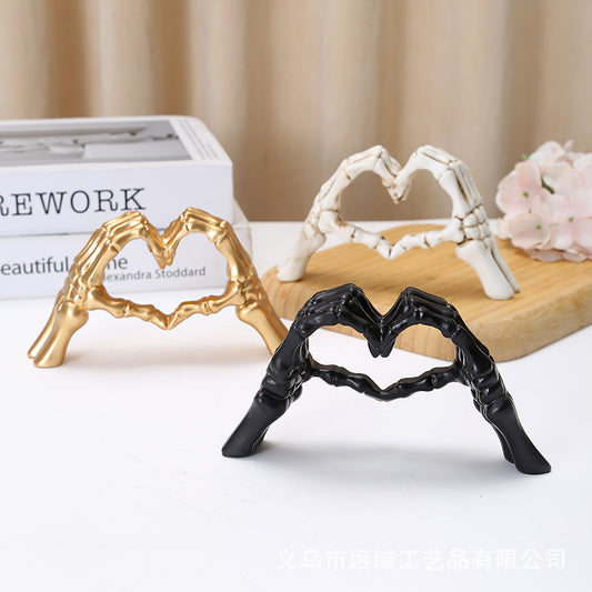 Cross-border Halloween Skull Ornament Heart Gesture Resin Crafts Home Bedroom Table Decoration Gift Wholesale