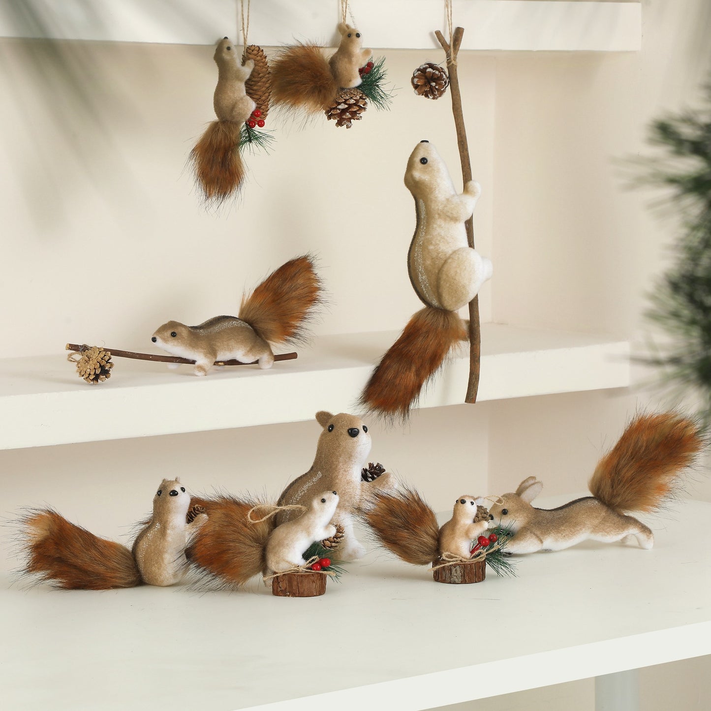 Cross-border new squirrel doll decoration Christmas decoration simulation squirrel pendant Christmas tree creative decoration
