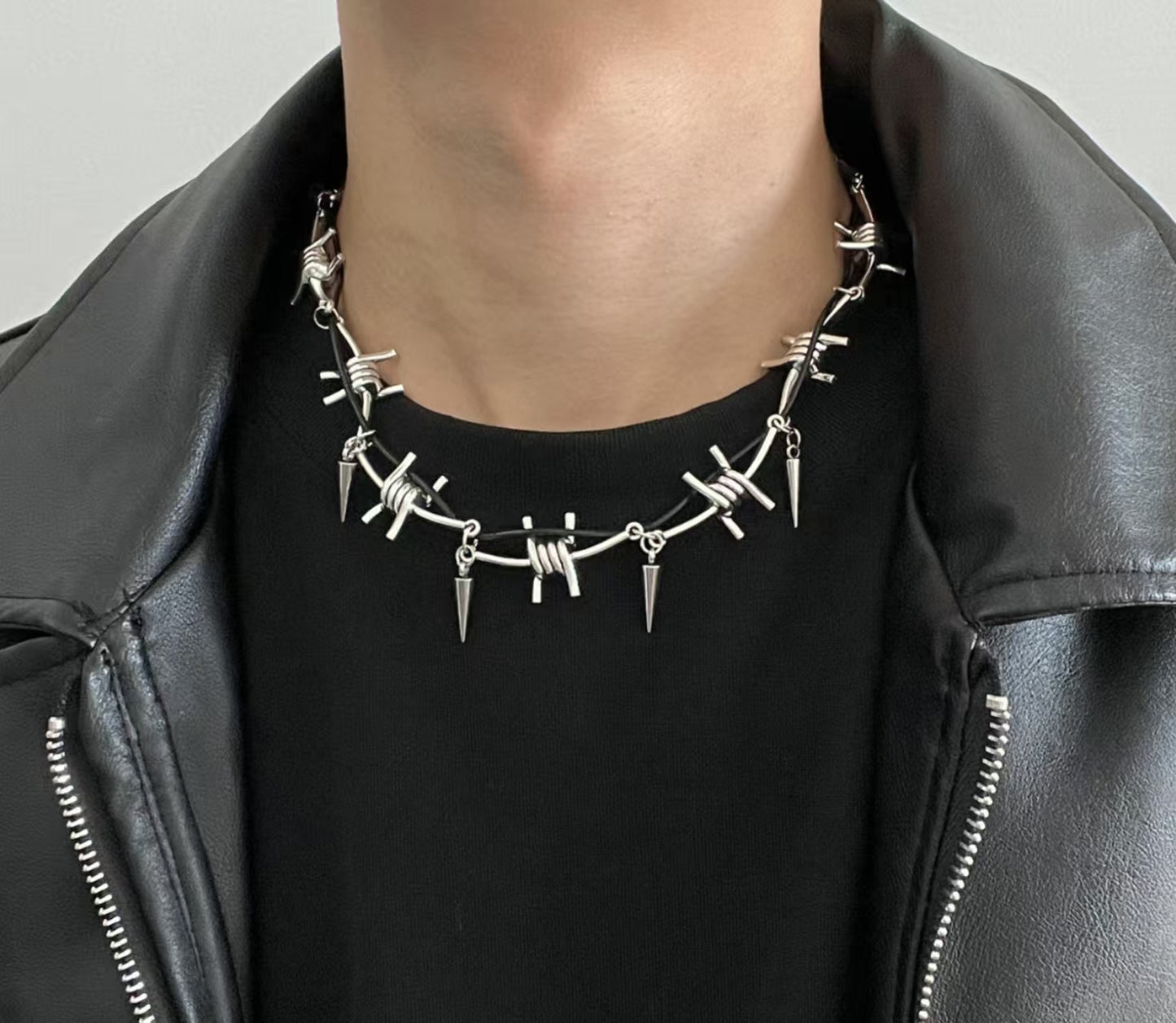 Black and white squares, glass stitching necklaces, men's niche, simple and versatile, titanium steel clavicle chain, light luxury, personality hip-hop jewelry