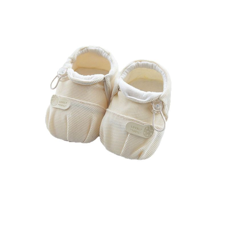 Spring and autumn baby shoes and socks for boys and women baby soft-soled shoes, summer newborn shoes to prevent the toddler shoes from being sent on behalf of a piece