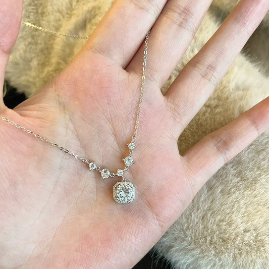 2024 Summer Small Square Diamond Necklace Women's Light Luxury Versatile Pendant Niche Necklace Premium Clavicle Chain Jewelry Wholesale