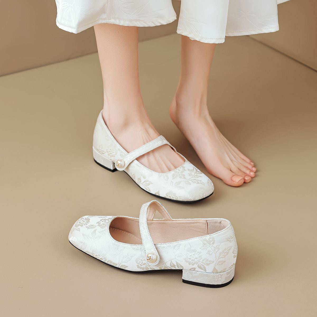 New Chinese retro single shoes women's 2025 new models with cheongsam shoes, Mary Jane shoes, square toe horse skirt shoes