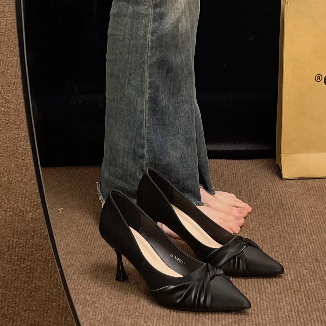 Art examination broadcast host, off-white high heels, women's stiletto heels, spring 2025 pointed toes, no tired feet, commuting professional shoes