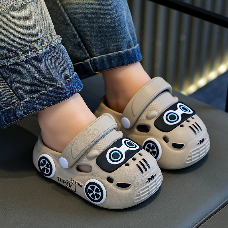Children's slippers summer cartoon boys and girls non-slip soft soles indoor and outdoor car babies baotou hole cool slippers