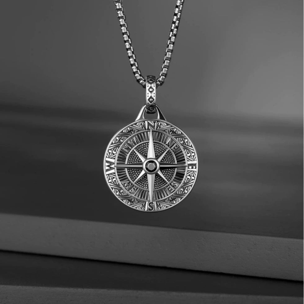 Cross-border new vintage compass pointer pendant pendant summer men hip hop long sweater chain necklace wholesale