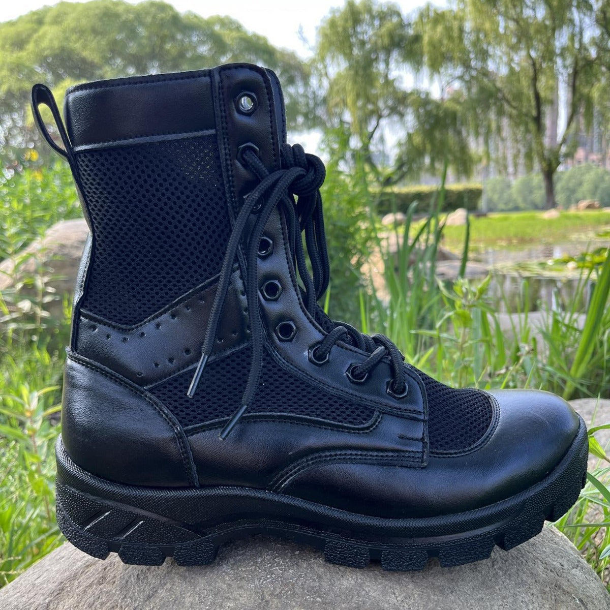 Ultralight mountaineering men's spring, summer, autumn, breathable mesh training boots, high-top outdoor overalls, male security guard boots