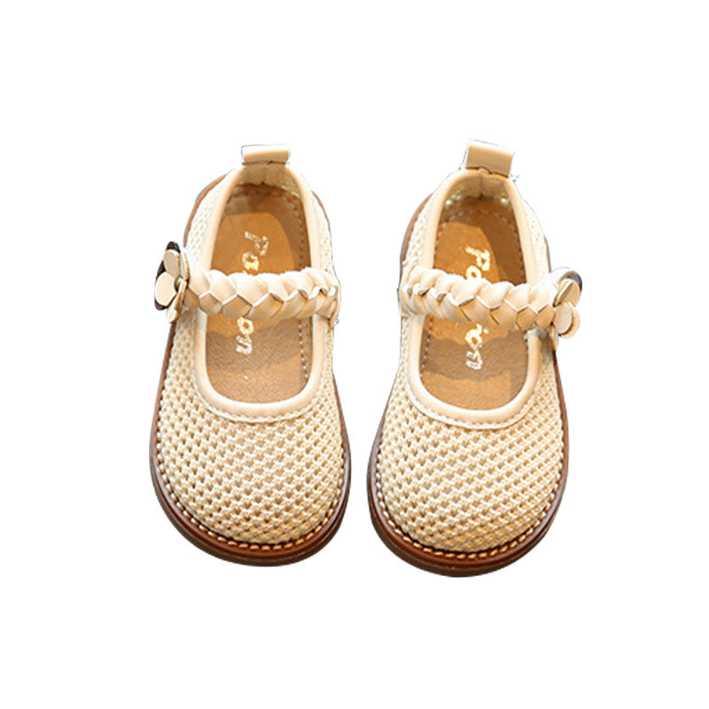 A piece of baby girl mesh hollow breathable toddler shoes 1-3 years old 2 spring summer soft-soled princess shoes for girls