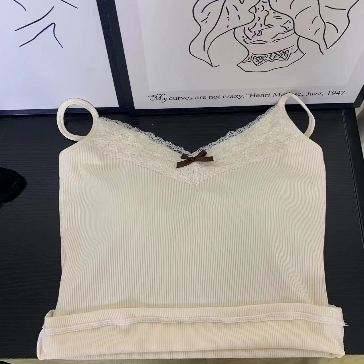 Lace camisole, women's 2024 spring and autumn new style with chest pad, one-piece pure desire, slim body, thin inside, and wear a top outside