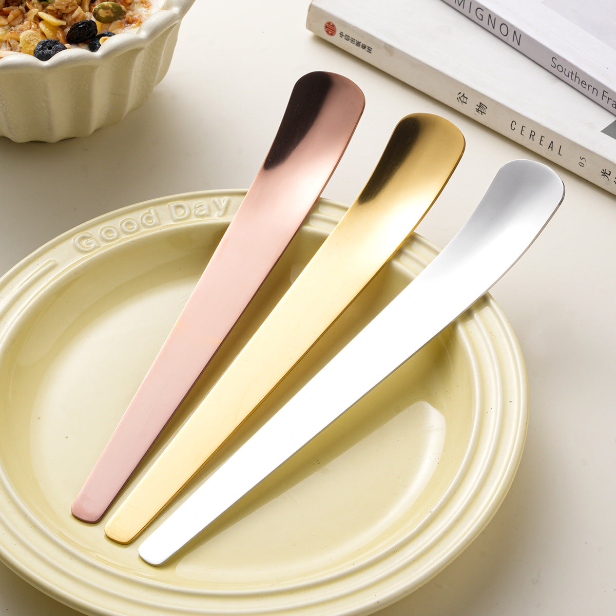 Stainless steel spoon 304 ice cream spoon long handle mixing spoon Japanese flat head eating dessert yogurt scoop ice cream scoop