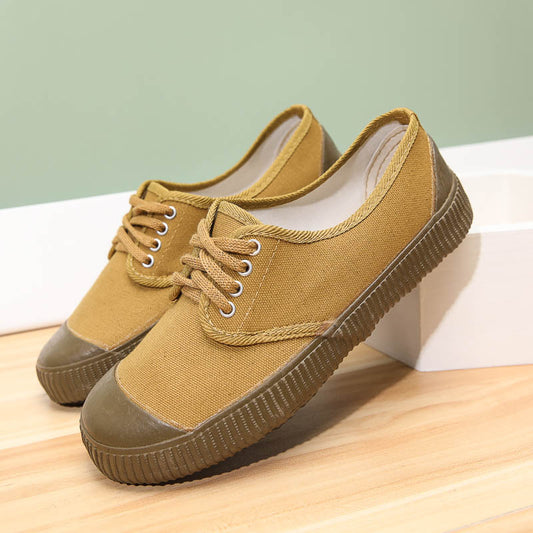 The manufacturer supplies student military training shoes for training shoes, liberation shoes, yellow rubber shoes, work shoes, vulcanized shoes, canvas men's shoes