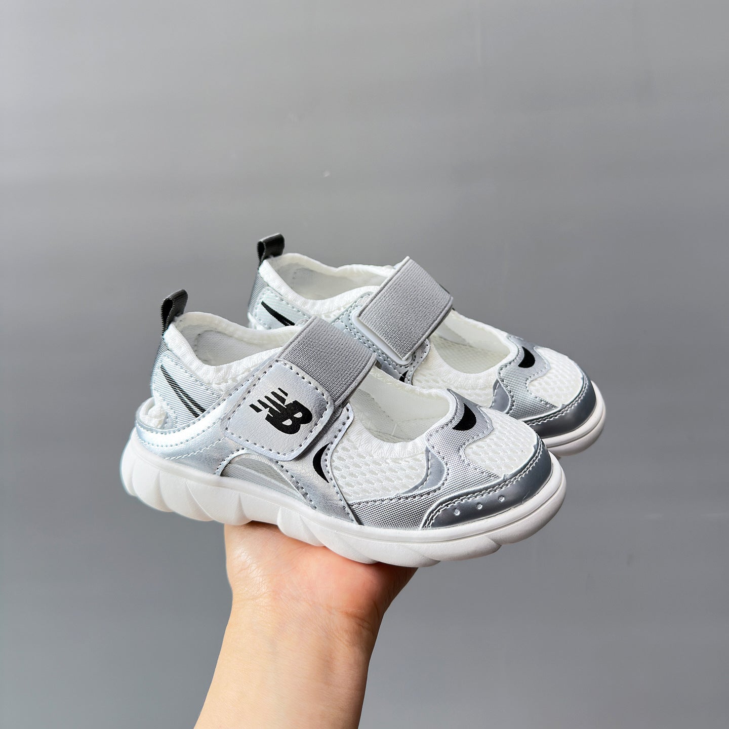 2026 New Children's Sneakers Breathable Mesh Velcro Baby Shoes Soft Sole Anti-Slip Trendy for Boys and Girls