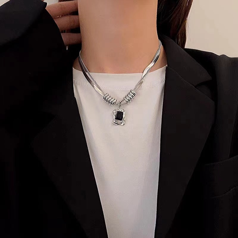 Black and white squares, glass stitching necklaces, men's niche, simple and versatile, titanium steel clavicle chain, light luxury, personality hip-hop jewelry