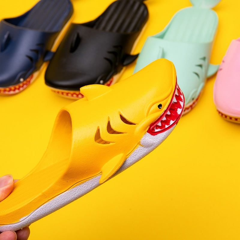Creative funny children's shark Baotou slippers cute indoor and outdoor non-slip cartoon slippers boys and girls hole shoes