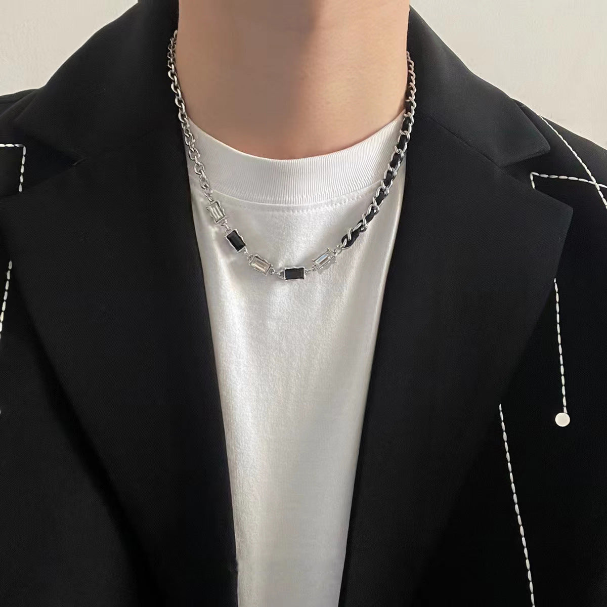 Black and white squares, glass stitching necklaces, men's niche, simple and versatile, titanium steel clavicle chain, light luxury, personality hip-hop jewelry