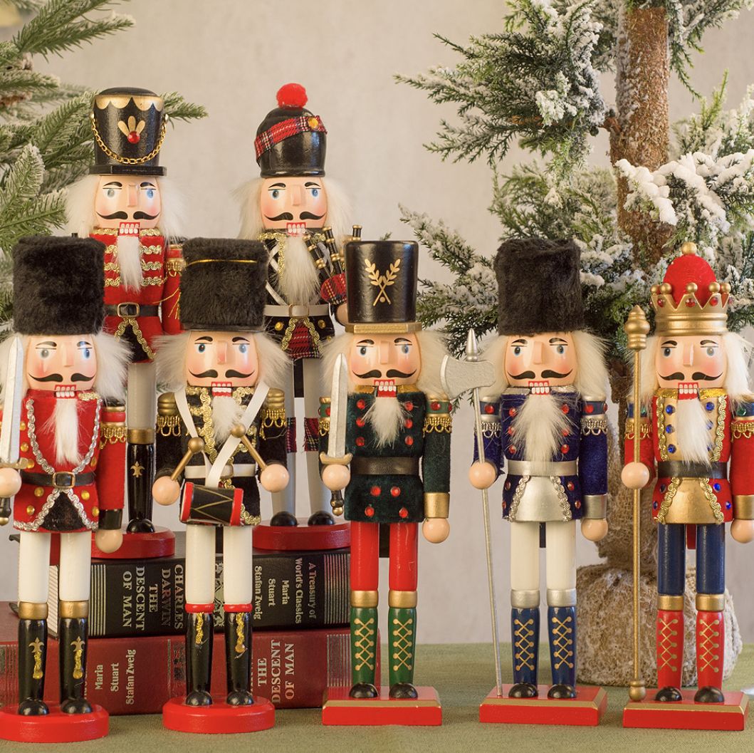 Cross-border spot new nutcracker wooden handicraft ornaments in different sizes Creative home Christmas ornaments