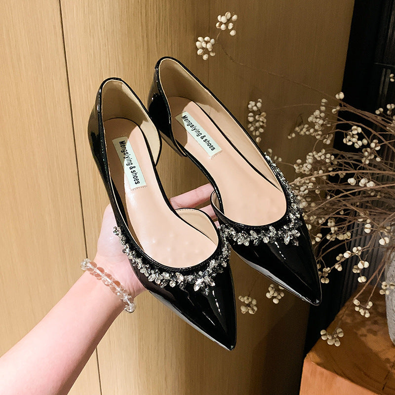 French pointed toe side hollow single shoes women's 2025 new spring and summer temperament light luxury nude pink rhinestone patent leather flat women's shoes