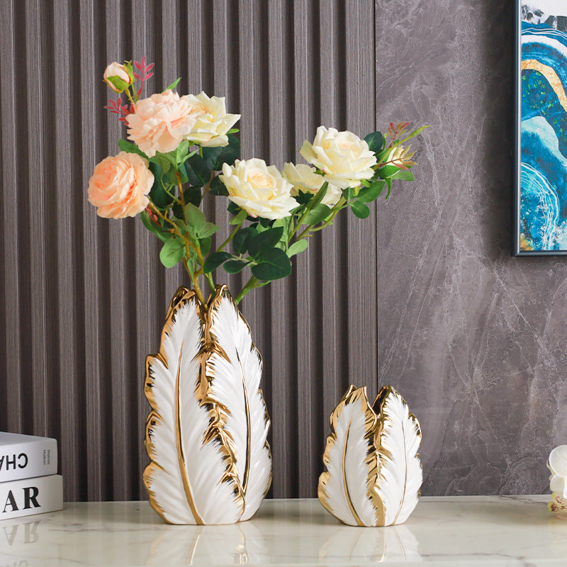 Modern light luxury ceramics, high-end vases, personalized living room entrance ornaments, TV cabinets, creative home decorations, wine cabinets