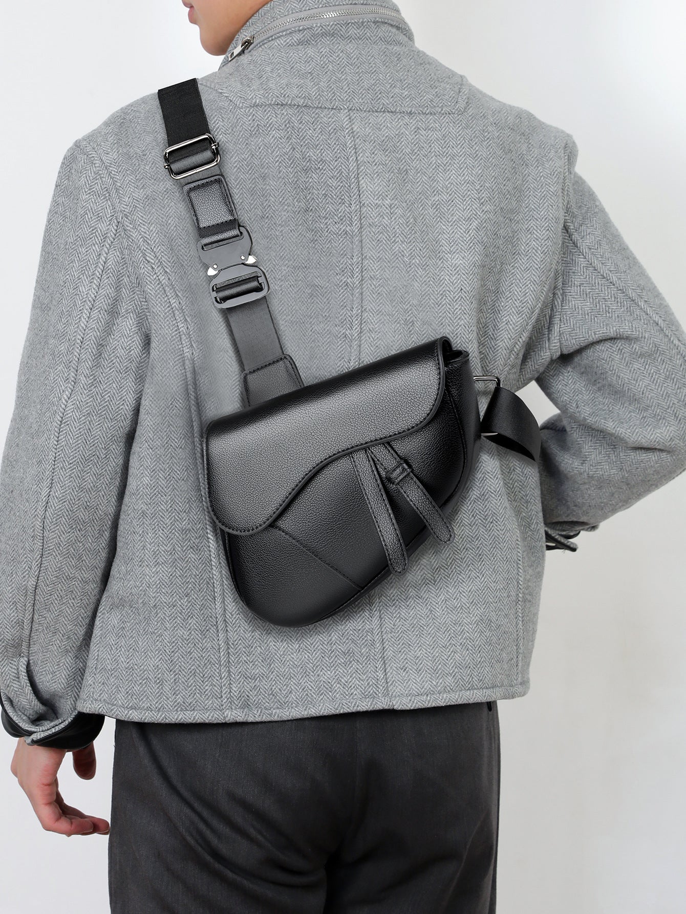 SH217 shoulder bag saddle bag zipper crossbody bag men's simple texture satchel light men's bag solid color