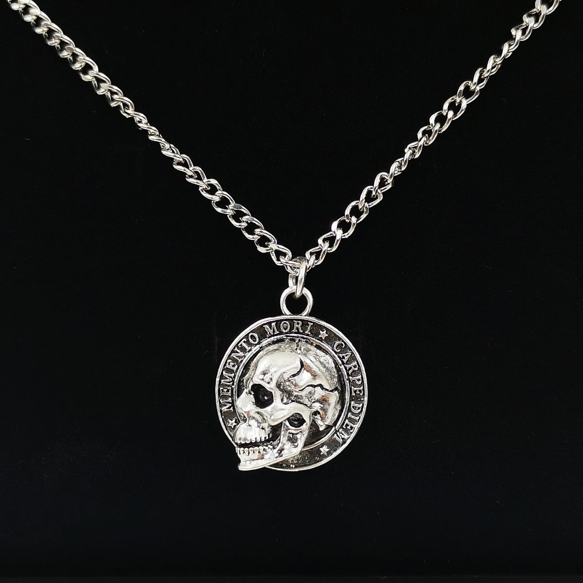 Cross-border European and American popular skull pendant personality necklace men's hip-hop retro gothic sweater chain