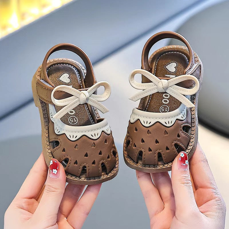 Baby girl sandals summer girls' plastic anti-pee soft sole non-slip middle and secondary school children toddler baby sandals 01-2-3 years old