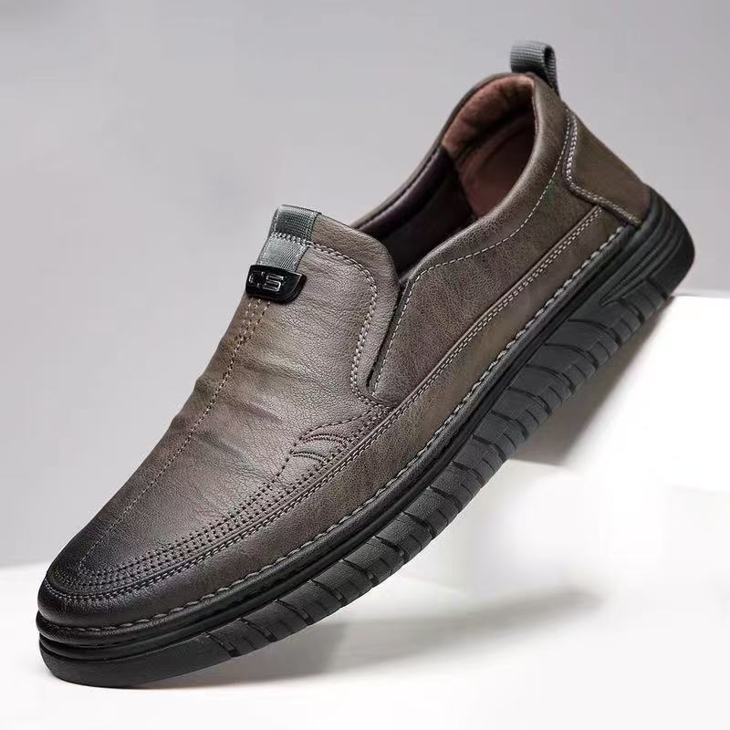 Men's super soft leather shoes, one-foot non-slip, explosive Korean casual shoes, wear-resistant, soft-soled, soft-sided, and versatile