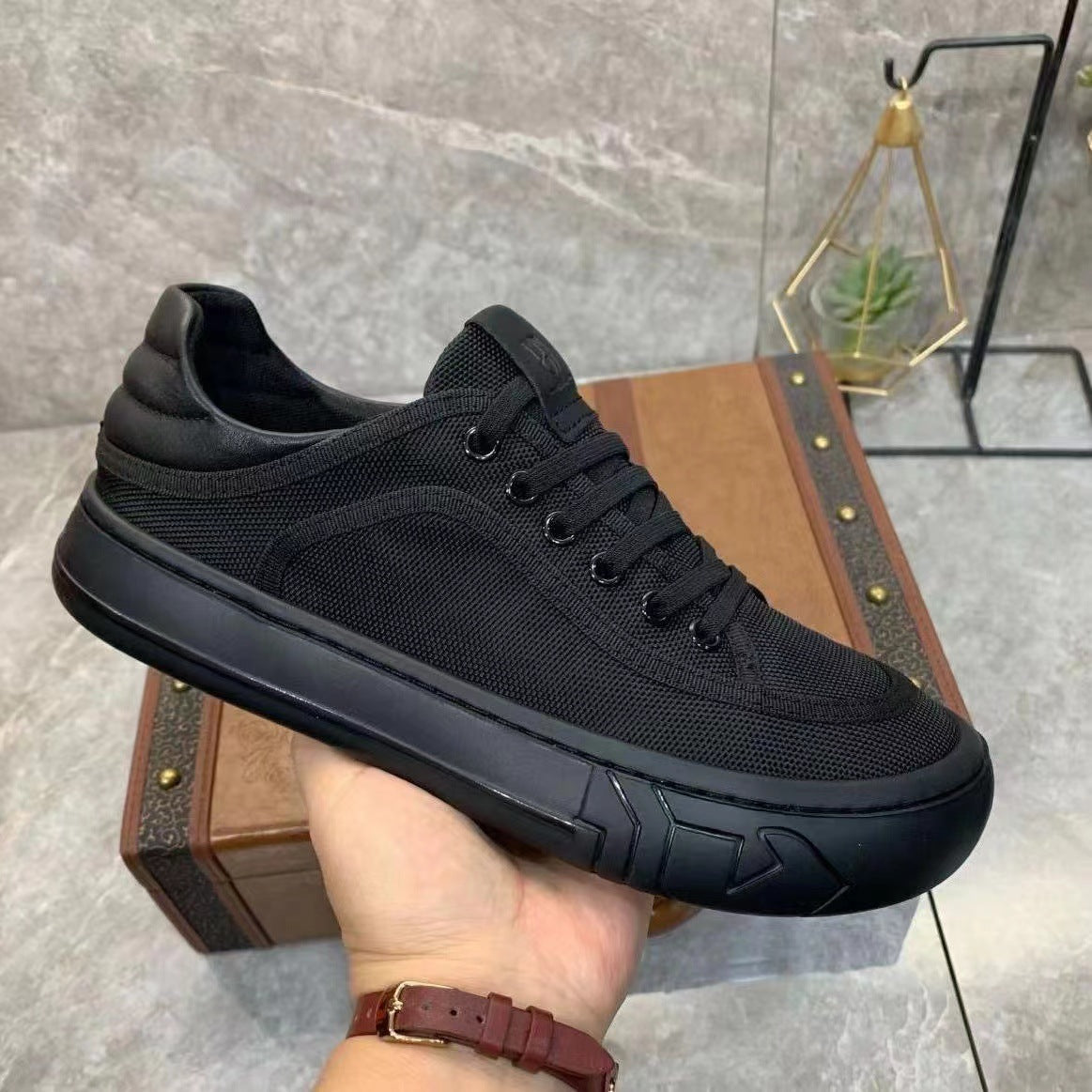 New casual sports board shoes men's round toe ultra-light thick sole clear color lycra breathable mesh shoes men's shoes trendy