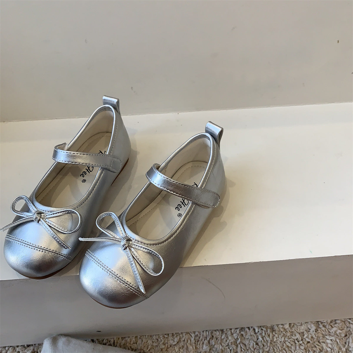 Red children's shoes 2025 autumn new girls' leather shoes pump-mouthed girls' princess shoes bow soft-soled children's shoes