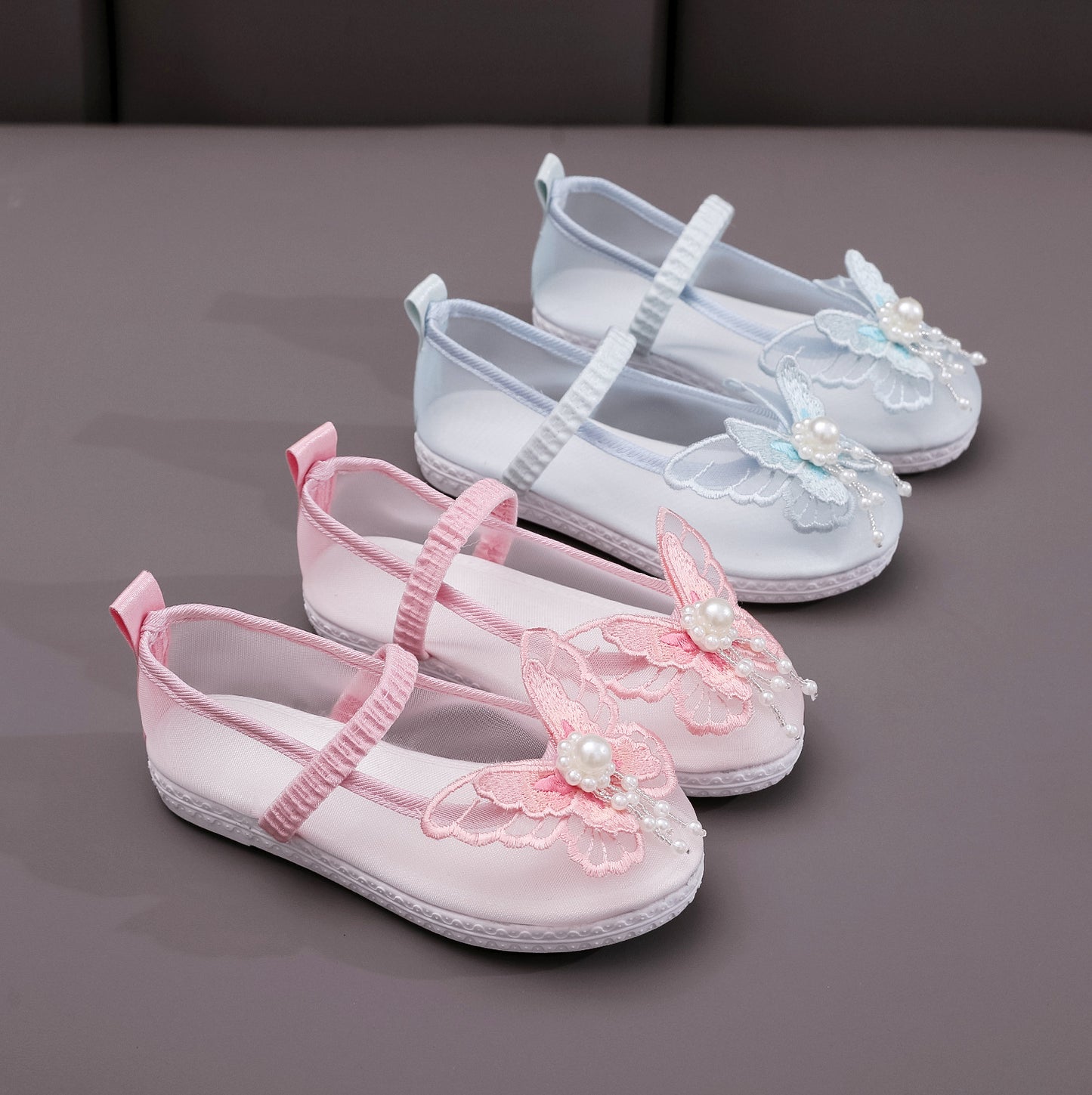 Children's shoes: Hanfu embroidered shoes, girls' mesh yarn, ethnic style, ancient costume embroidery, small butterfly shoes, children's dance shoes