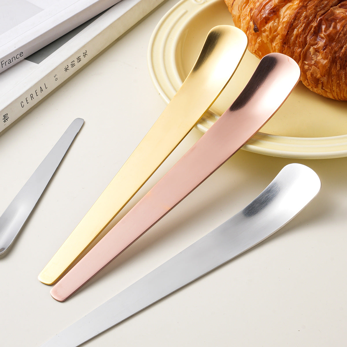 Stainless steel spoon 304 ice cream spoon long handle mixing spoon Japanese flat head eating dessert yogurt scoop ice cream scoop