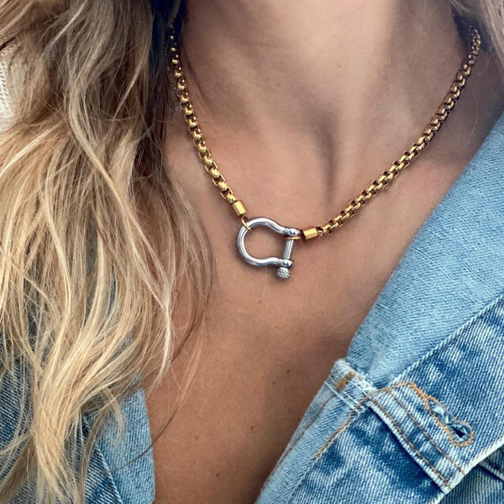 European and American ins light luxury style personality carabiner necklace 18k gold-plated stainless steel box chain necklace female and male hypoallergenic