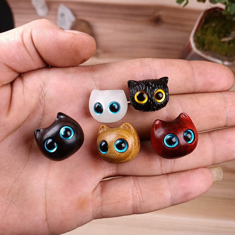Green sandalwood rosewood cat glow-in-the-dark stone cat DIY accessories ebony keychain car hanging bag hanging handicraft gifts