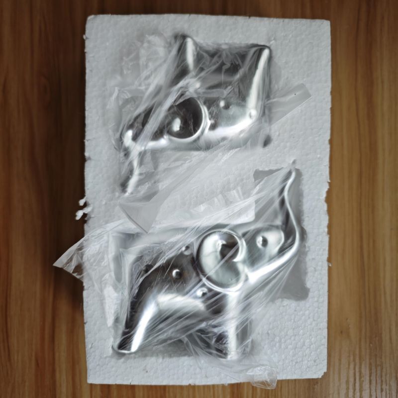 Cross-border modern silver elephant ceramic statue for living room, office, desktop bookshelf, TV cabinet, home decoration ornament