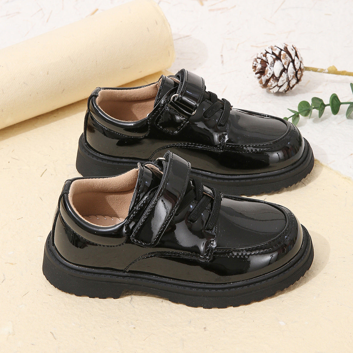 Boys' black patent leather shoes, small flower children's dresses, single shoes, primary and secondary school performance shoes, foreign trade cross-border