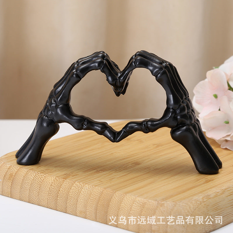 Cross-border Halloween Skull Ornament Heart Gesture Resin Crafts Home Bedroom Table Decoration Gift Wholesale
